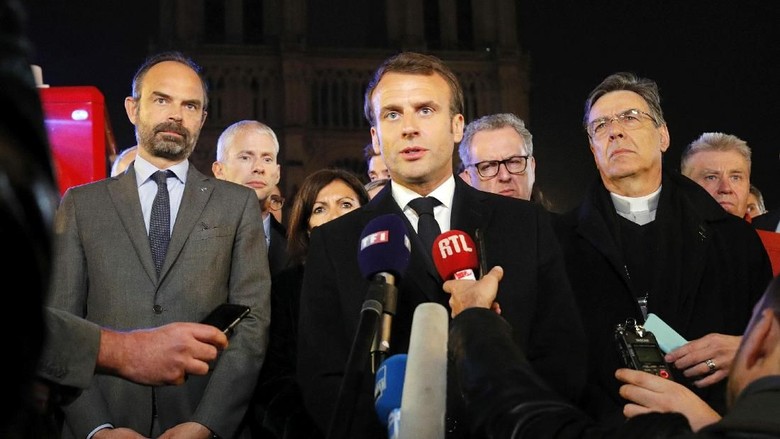 Presiden Macron: Kita akan Bangun Kembali Gereja Notre Dame Bersama-sama