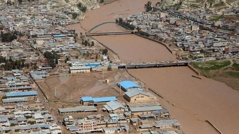 Korban Tewas Banjir Bandang Iran 62 Orang