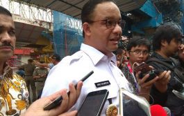 Sampah Menumpuk di Pintu Air Manggarai, Anies: Bukan Sampah Warga DKI