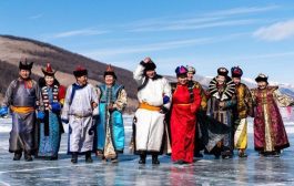 Ketika Mongolia Merayakan -40 Celcius di Atas Es Danau Khvsgl