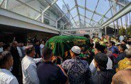 Jenazah Putra Ketua MA Tiba di Rumah Duka