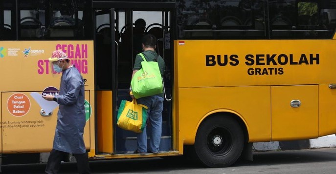 Pemprov DKI Siapkan 25 Bus Sekolah Antar Lansia ke Lokasi Vaksin COVID
