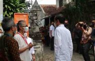 Jokowi Pantau Vaksinasi 500 Seniman