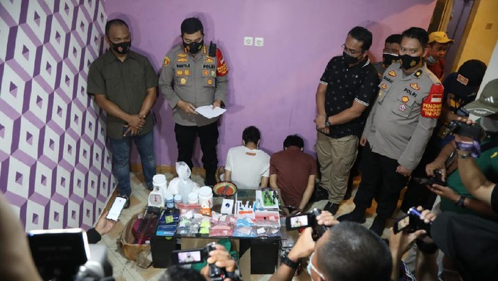 Polisi Gerebek Produsen Ekstasi-Inex Rumahan di Tangerang