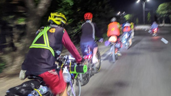 Cerita Pemudik Bersepeda dari Depok ke Kendal Jateng