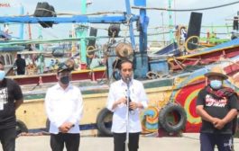 Presiden Jokowi Tinjau Nelayan TPI Brondong