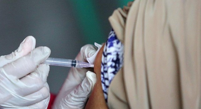 Vaksinasi Corona: Kemenkes Ungkap Kendala Stok-Penolakan