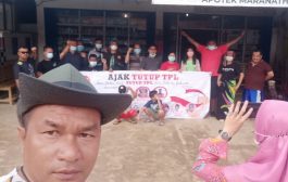 Pejuang Lingkungan Tanah Batak Sedang Melakukan Vaksinasi di Desa Marangin Propinsi Jambi