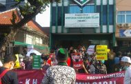 Mahasiswa Banten Bakar Ban, Demo Kenaikan BBM