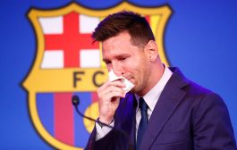 Messi Nangis Tinggalkan Barcelona