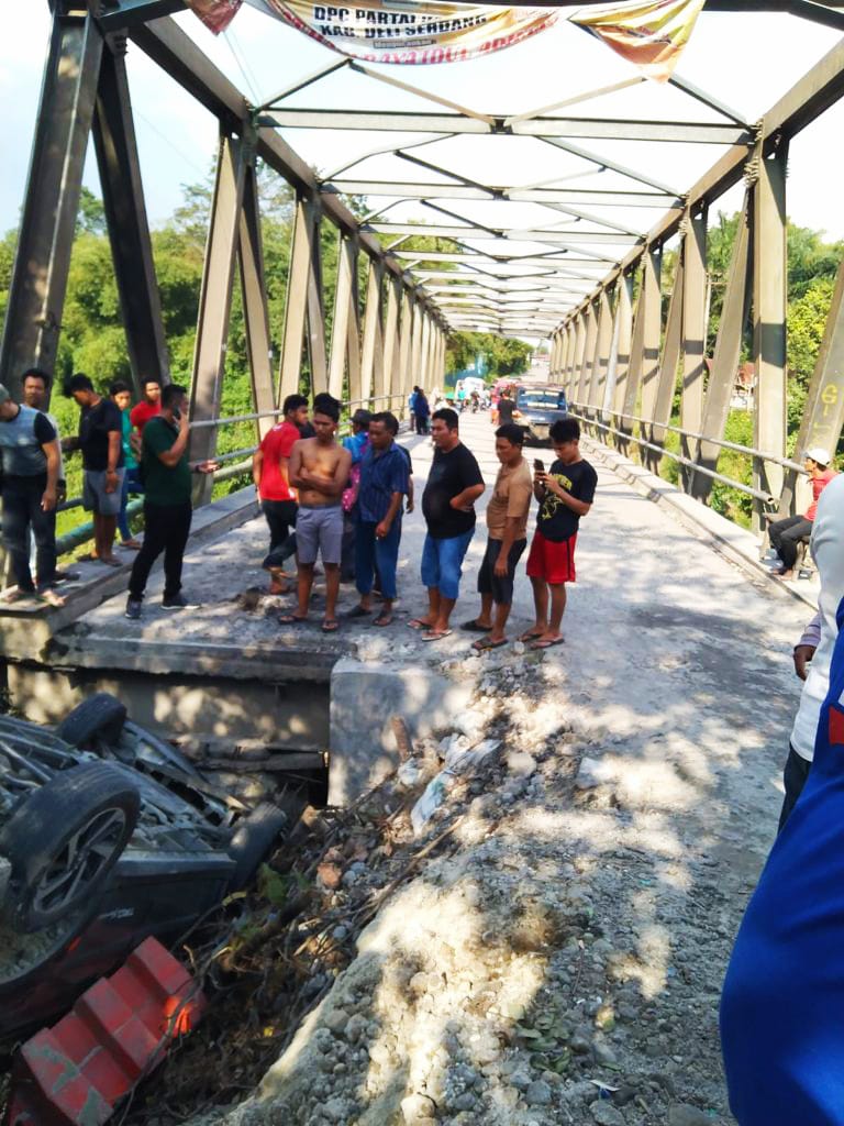 Jembatan Merah Tuntungan Sudah Satu  Tahun Rusak Belum Diperbaiki
