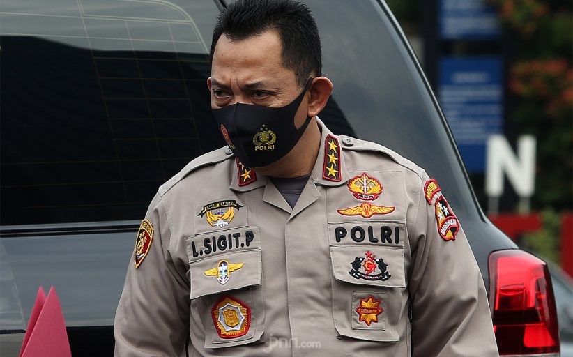 Sampaikan Dukacita Mendalam, Kapolri Melayat ke Rumah Duka Bunda Iffet