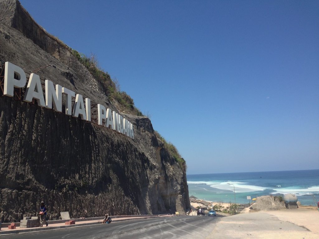 Tak Ada Turis Asing Masuk Bali di Hari Pertama