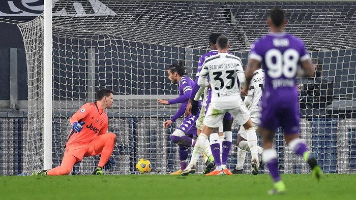 Fiorentina Bisa Perpanjang Derita Juventus
