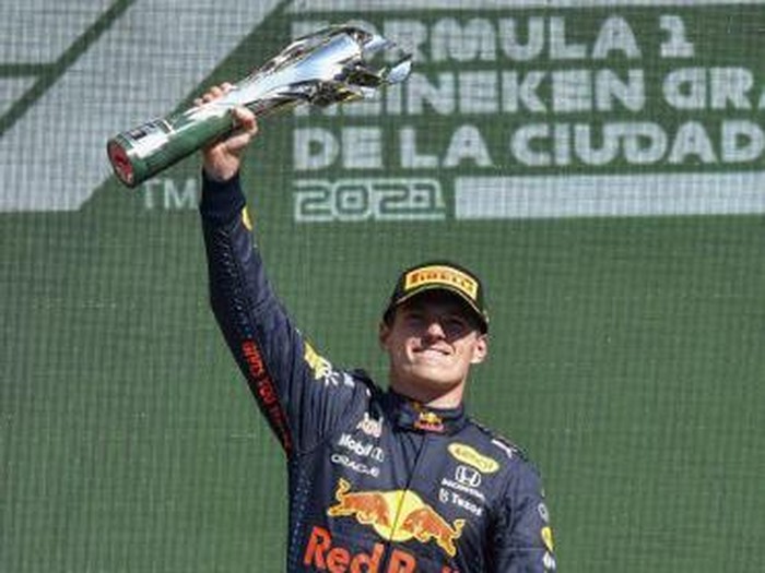 Verstappen Menang, Jauhi Hamilton di Klasemen