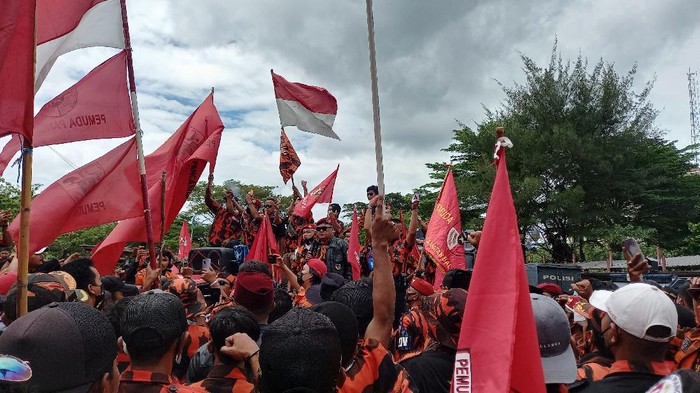 Pemuda Pancasila Geruduk DPRD Kabupaten Tangerang