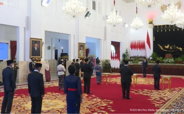 Jokowi Resmi Lantik 9 Anggota KPPU