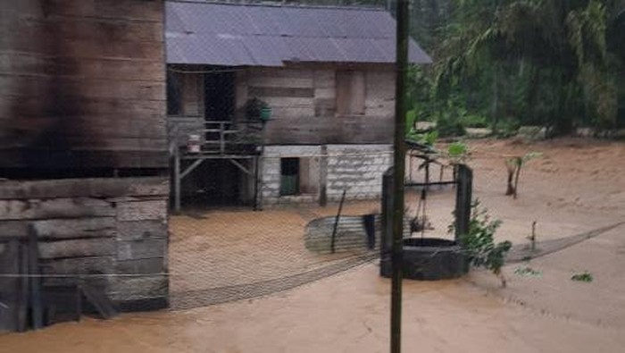 Banjir Bandang Terjang 3 Desa di Lahat Sumsel
