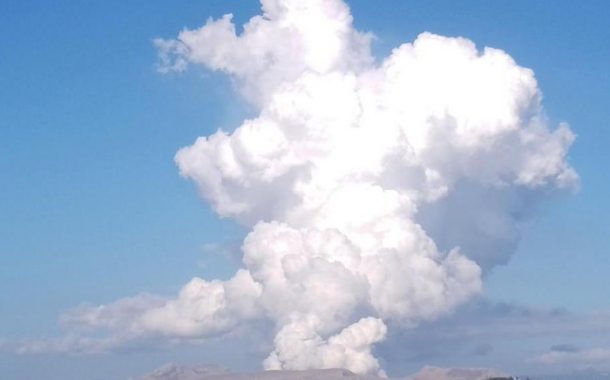 Capai 1,1 Km, Gunung Dukono di Malut Erupsi Lagi