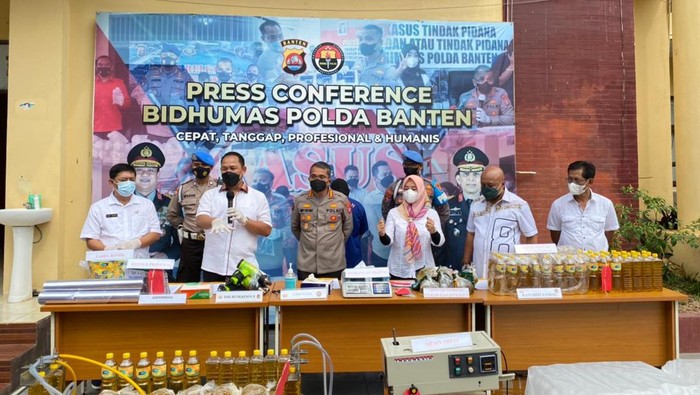 Polisi Ungkap Migor Kemasan Abal-abal di Banten