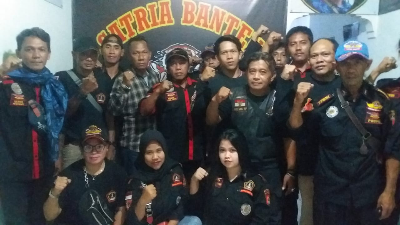 Ormas PPBNI  DPC Kabupaten Sumedang Bagi - bagi Takjil