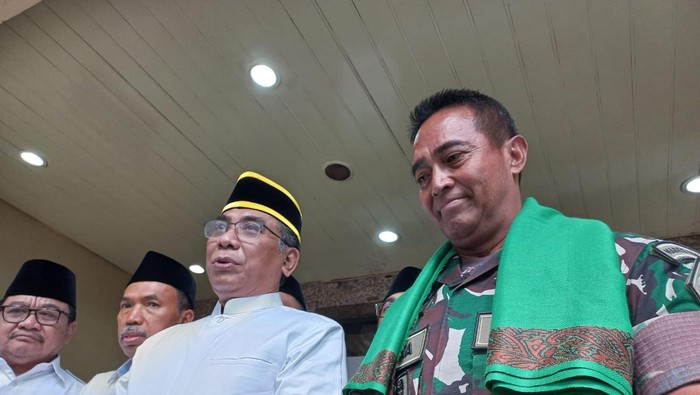 Panglima TNI Silaturahmi dengan Ketum PBNU