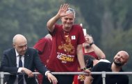 Roma Juara: Mourinho Dibuatkan Mural ala Romawi
