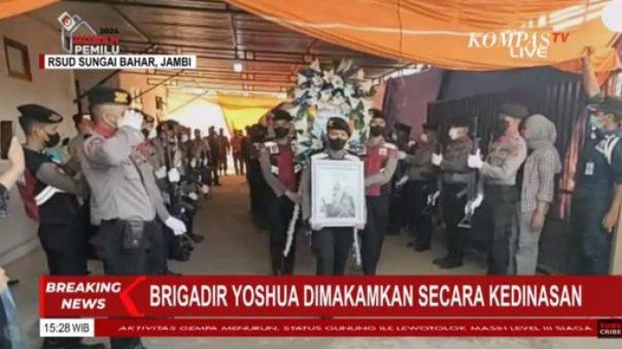 Setelah Diotopsi, Brigadir Yoshua Dimakamkan Secara Kepolisian