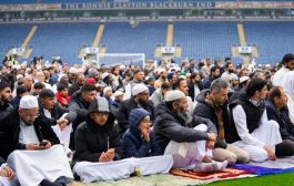 Muslim Inggris Salat Iduladha di Ewood Park Blackburn Rovers 