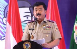 Menteri ATR/BPN Serahkan 75 Sertifikat Tanah Wakaf di Yogyakarta