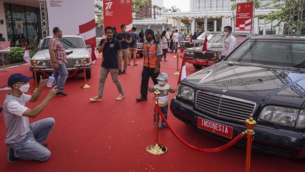Pameran Mobil Dinas Soekarno-Jokowi Pengunjung Antusias