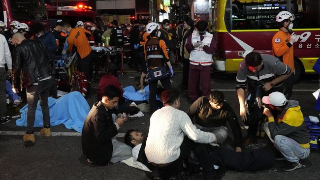 Korban Tewas 151 Orang Dalam Tragedi Pesta Halloween di Itaewon