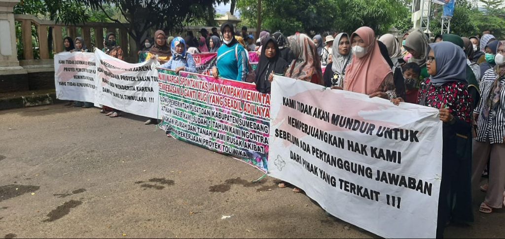 Ratusan Warga Terdampak Pembangunan Tol Cisumdawu Seksi II Lakukan Audiensi di IPP Kabupaten Sumedang