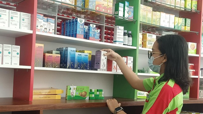 Gara-gara Obat Sirup Dilarang Pedagang Pasar Pramuka Rugi Ratusan Juta