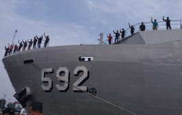 861 Pemudik Berlayar Pakai Kapal Perang ke Semarang dan Surabaya
