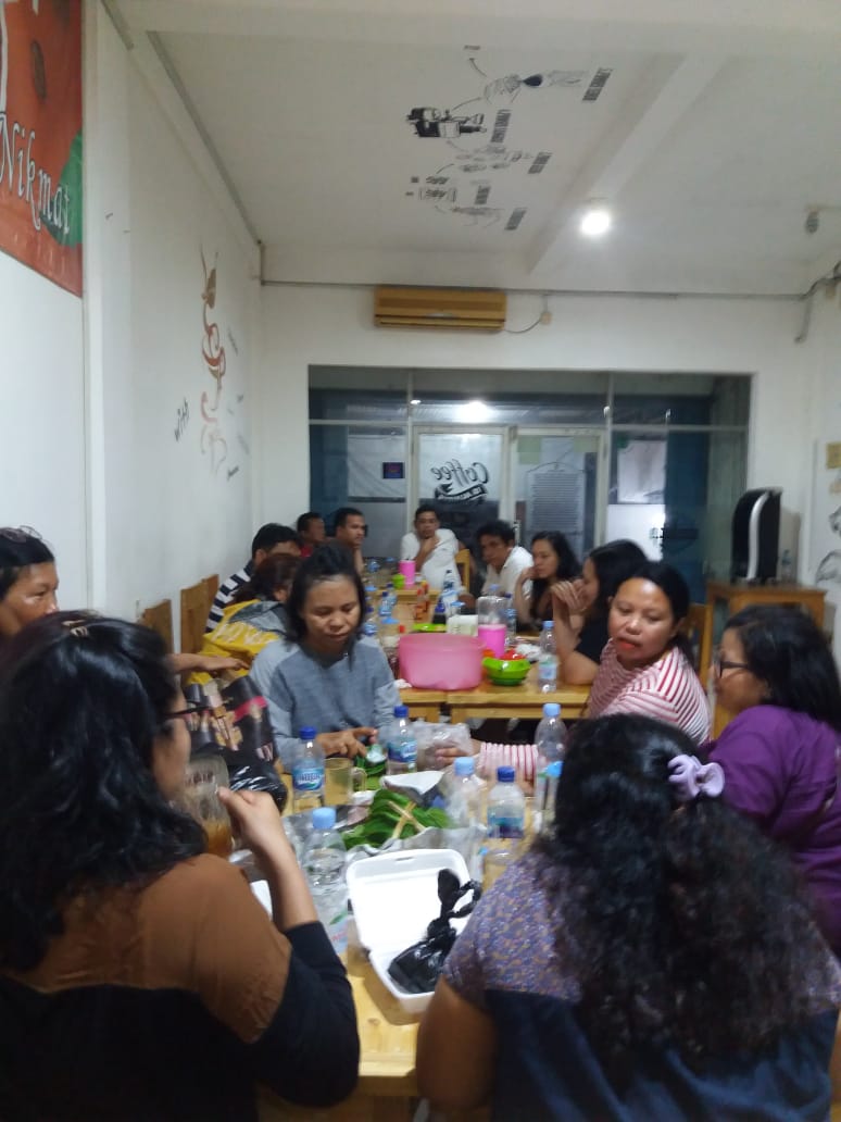 Suasana Kebersamaan Sambil Menikmati Suguhan Misop di Nusantara Kopi Taman Royal Kota Tangerang