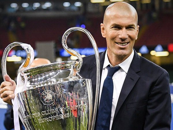Bukan ke Real Madrid, Zidane Segera Melatih