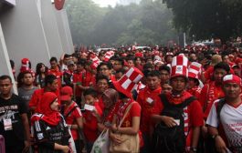 Indonesia Vs Argentina, Lautan Suporter Jersei Merah Masuk GBK