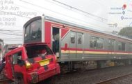Terseret 50 Meter, Kronologi Angkot Tertabrak KRL