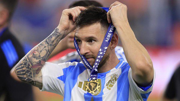 Terbanyak dalam Sejarah, Lionel 'GOAT' Messi 45 Trofi,