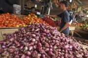 Harga Bawang dan Cabai Rawit Merah Naik