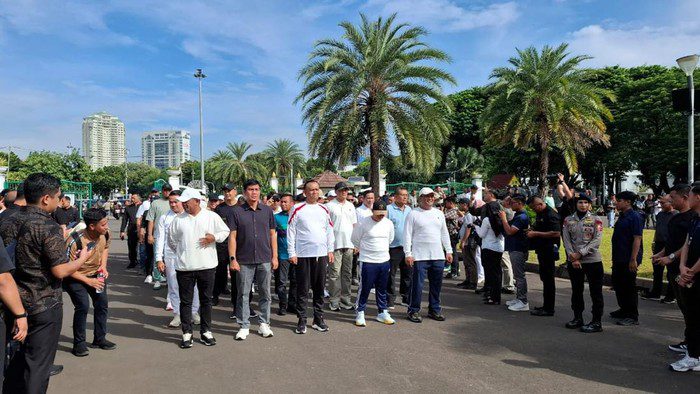 481 Kepala Daerah Terpilih Latihan Baris-berbaris di Monas