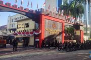 Saling Balas Petasan dan Gas Air Mata, Demo di Mako Brimob Kwitang Memanas