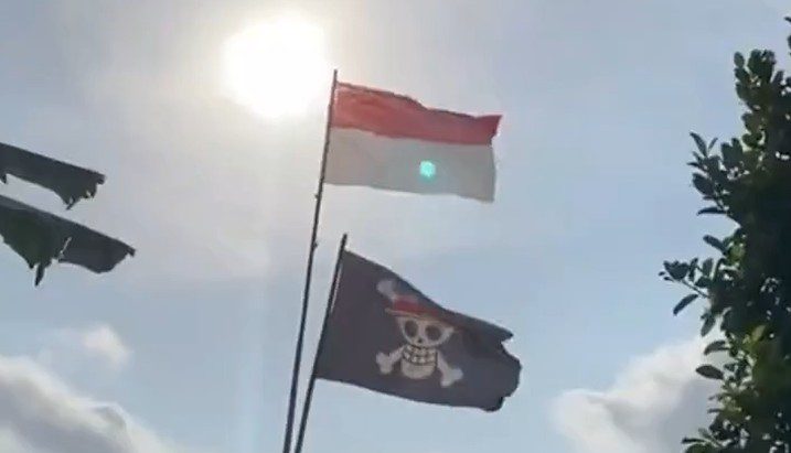 Jelang HUT RI, Istana Bantah Aparat Razia Bendera One Piece